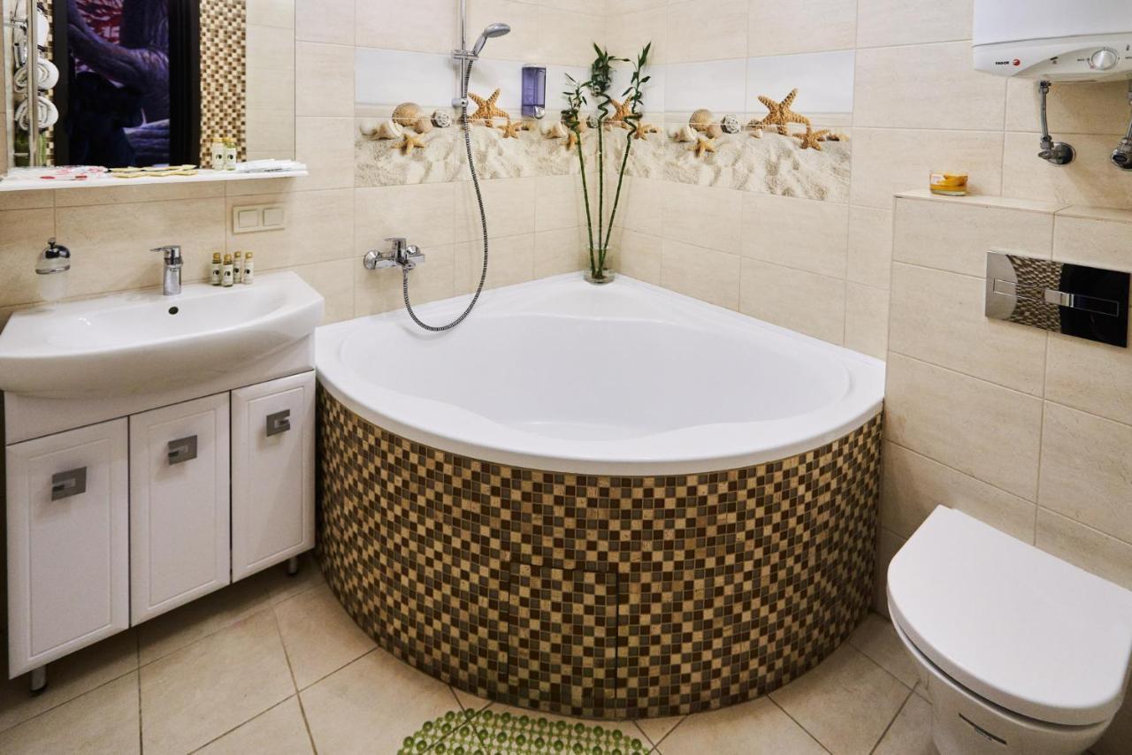 Apartment - Sobornaya Street Kremenchuk Ngoại thất bức ảnh